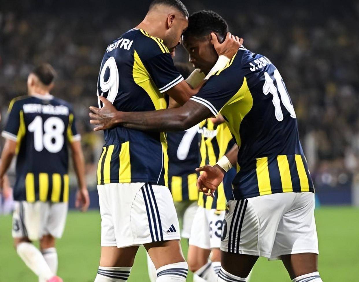 爱爱游戏下载 -包含今夜葡超传出新动向，费耶诺德绝杀压哨，高层表态：令人意外，年轻球员获得机会的词条