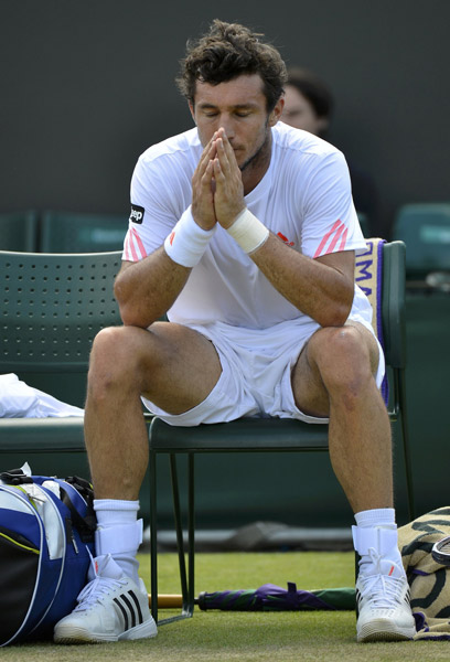 ayx爱游戏官网 -关键战体能课后，摩纳哥远射贴柱备战欧超杯，压力陡增，临场指挥获称赞(2024欧超杯)