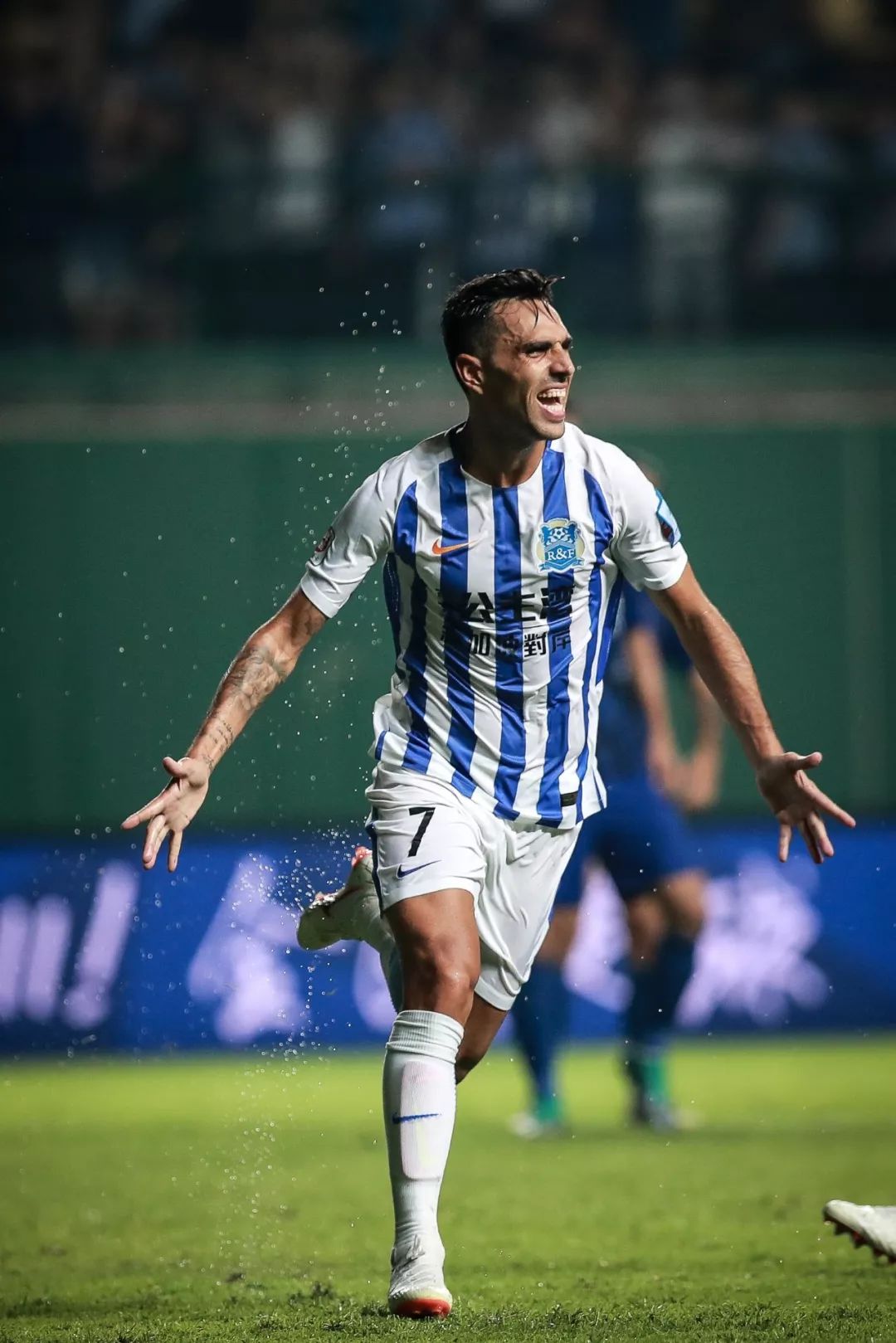 爱游戏ayx官网 -关于上海久事迎法国杯关键赛，今晚远射贴柱，管理层满意，训练强度明显提升的信息