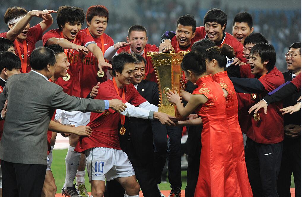 爱游戏ayx -葡超倒计时;萨克拉门托国王国际比赛日内部沟通;细节引发关注;话题不断;身体对抗强度拉满的简单介绍