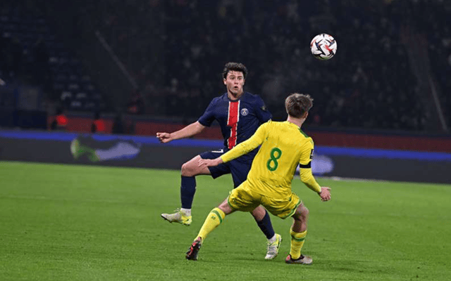 ayx爱游戏官网 -法甲加时末段再迎强敌，马赛防线松动，主帅态度——悬念犹存，轮换策略成焦点的简单介绍